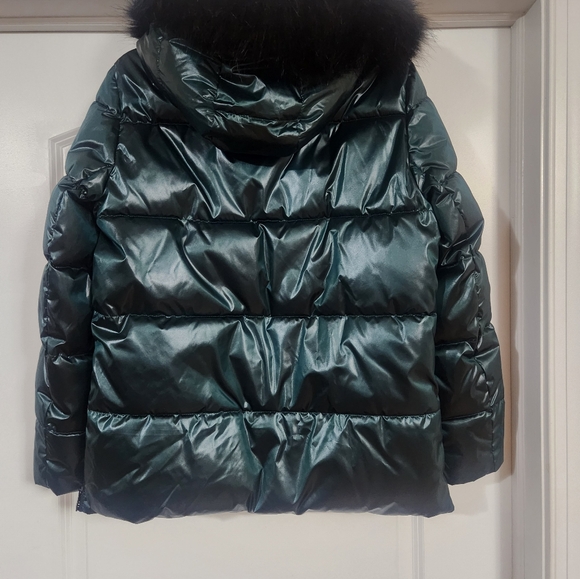DKNY shiney puffer jacket with faux fur collar. - Picture 2 of 7